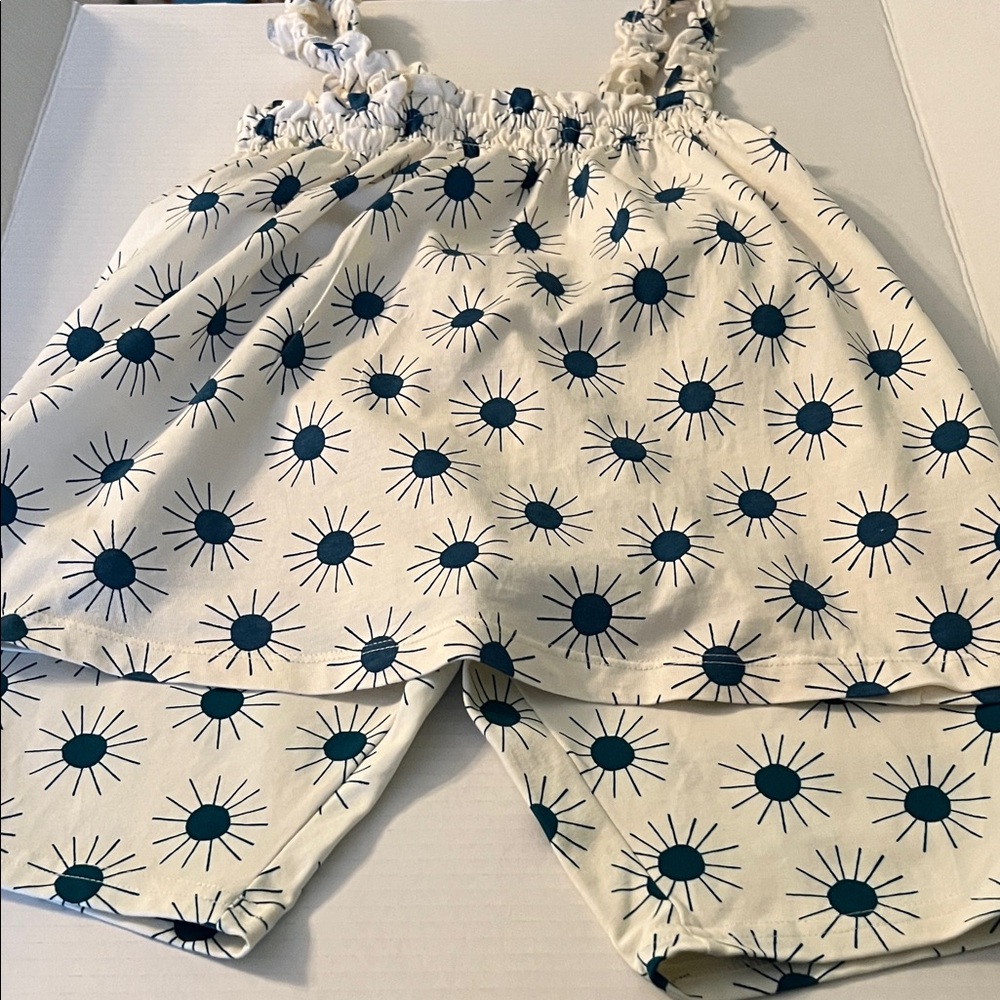 Hanna Andersson Cream and Blue Sun Sleeveless Smocked Top & Biker Shorts EUC